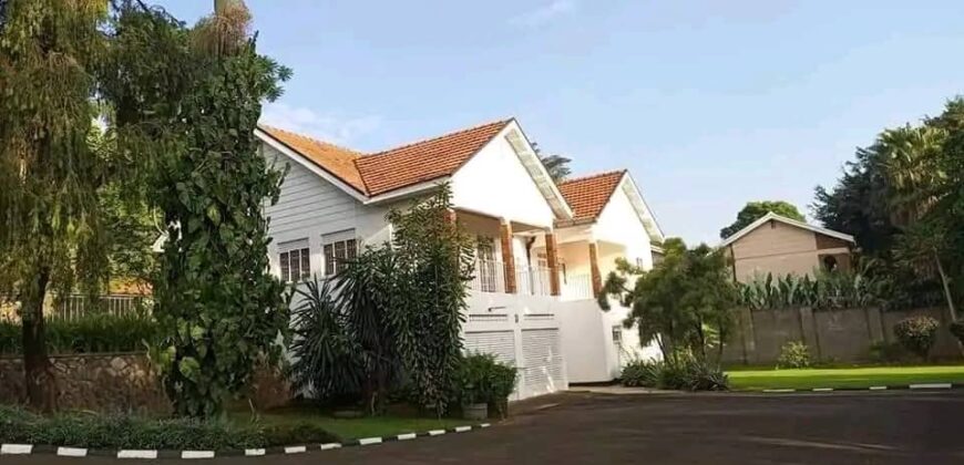 4 bedroom house for sale at UGanda – KAMPALA