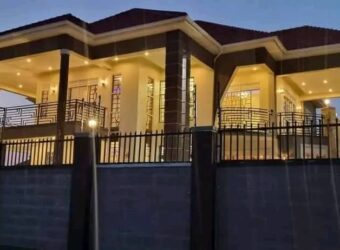 A 5BEDROOM HOUSE FOR SALE AT UGANDA -ENTEBBE