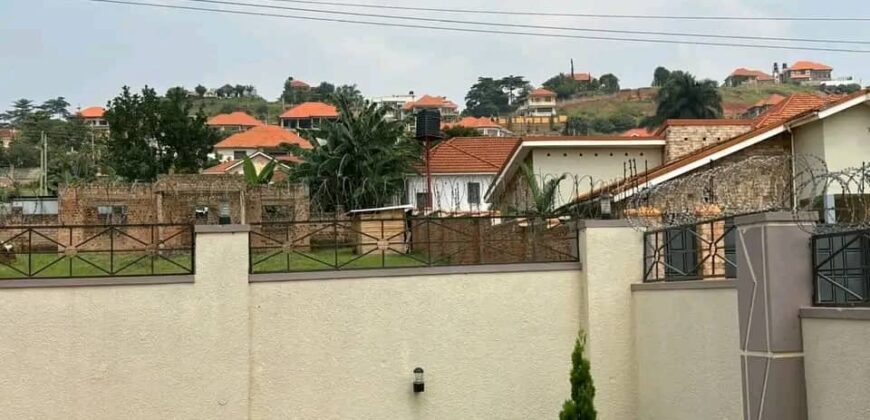 HOUSE FOR SALE AT UGANDA -BWEBAJJA