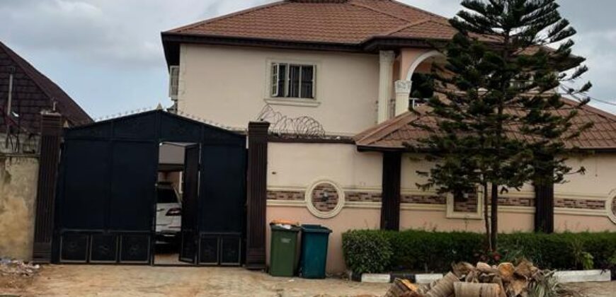 4 BEDROOM DUPLEX WITH 2 UNIT OF 3 BEDROOM