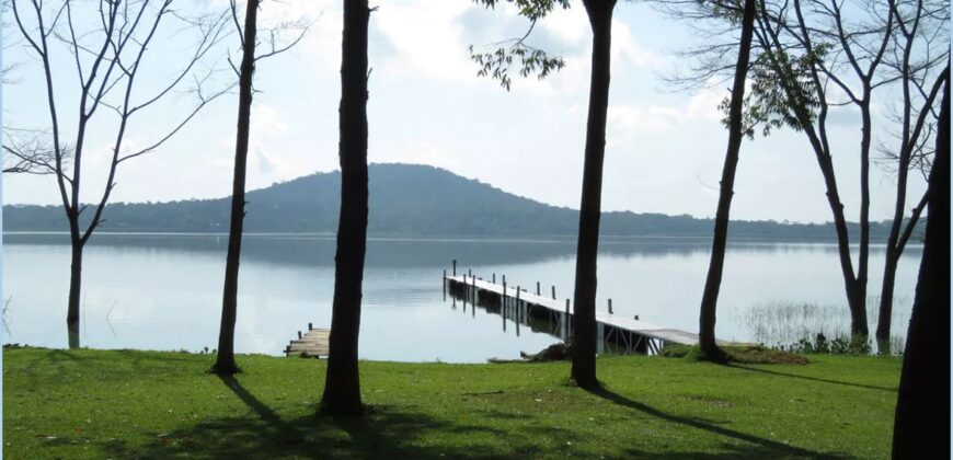 Lake front resort for sale for sale in UGANDA -mukono