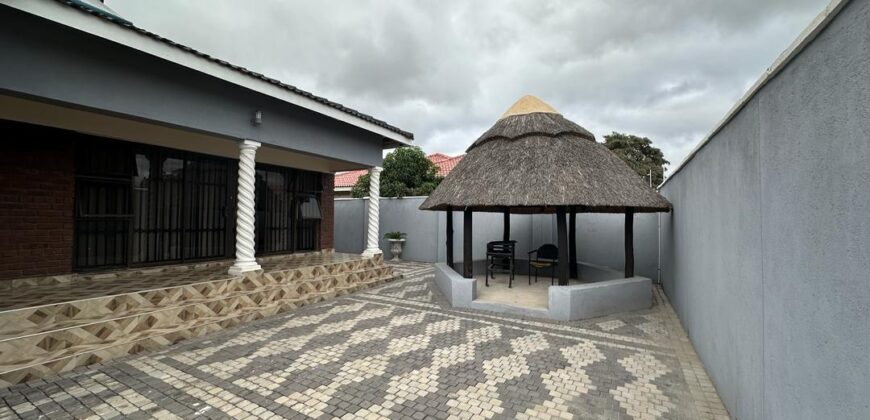 A BEAUTIFUL 4 BEDROOM HOUSE FOR SALE AT ZIMBABWE