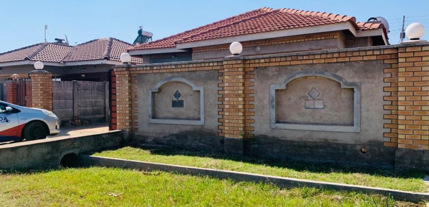 AVONDALE FLAT FOR SALE: At ZIMBABWE