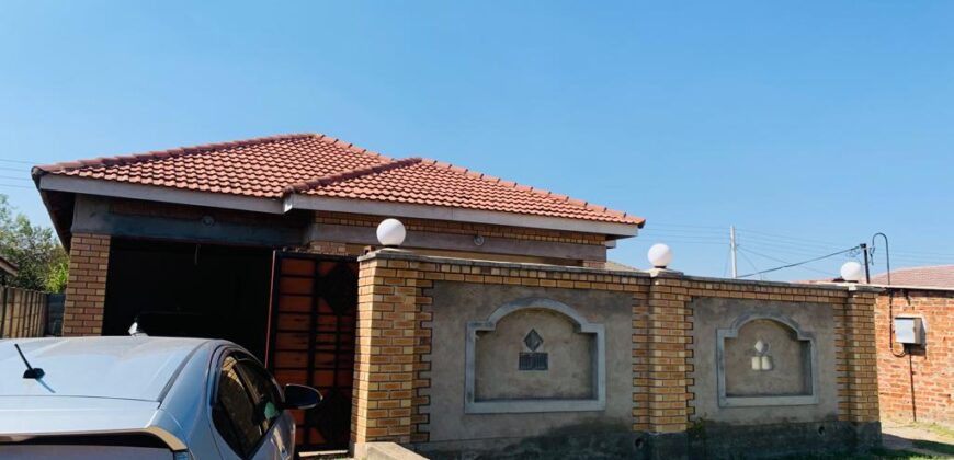 AVONDALE FLAT FOR SALE: At ZIMBABWE