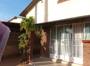 7 BEDROOM HOUSE FOR SALE AT ZIMBABWE