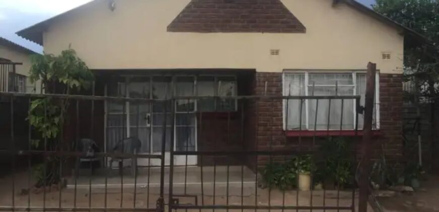 7 BEDROOM HOUSE FOR SALE AT ZIMBABWE