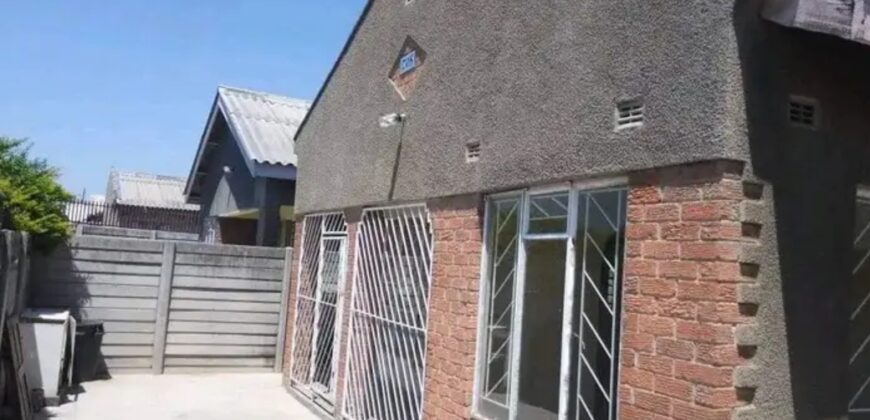 3BEDROOM HOUSE FOR SALE AT ZIMBABWE