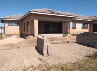 A BEAUTIFUL UNCOMPLETED 5 BEDROOM HOUSE FORSALE AT ZIMBABWE
