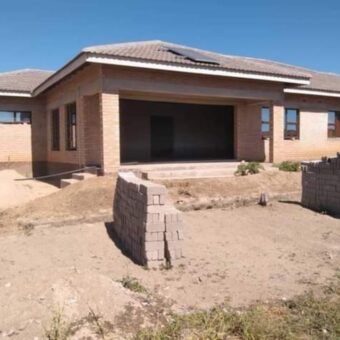 A BEAUTIFUL UNCOMPLETED 5 BEDROOM HOUSE FORSALE AT ZIMBABWE