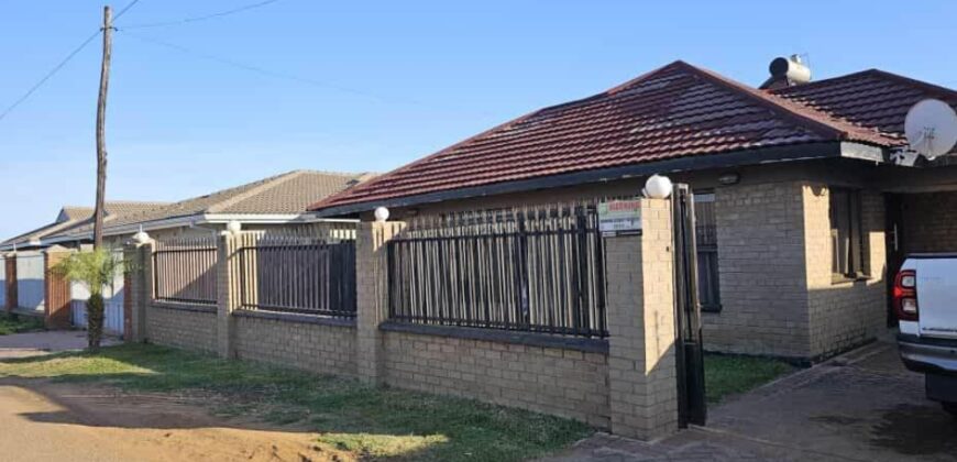 Madokero house for sale