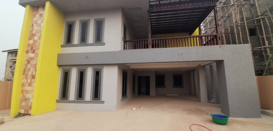 EXECUTIVE 4-BEDROOMS HOUSE FOR SALE AT TSE-ADDO.