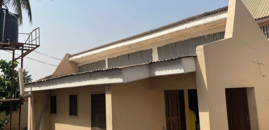 3bedroom house all ensuite with a study and 2bed out house to let at Dzorwulu