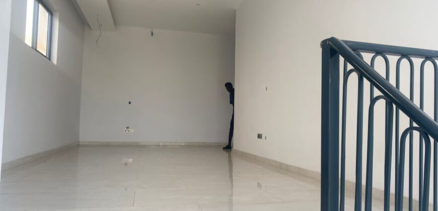 4 bedroom house with swimming pool at Eastlegon is on sale