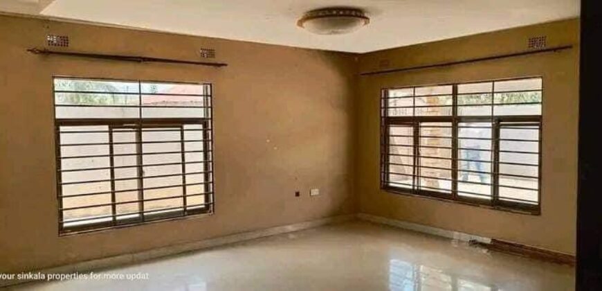 3BEDROOMED 2 BY FLATS FOR SALE IN WOODLANDS CHALALA ALONG MOSI-O-TUNYA ROAD