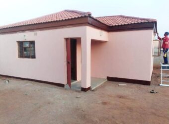 Residential fenced plot with a newly built 2bedrooms bachelor pad holding a title deed in Gakuto village