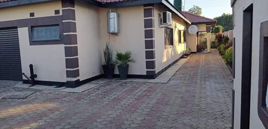 For sale – Salama park 4Bedrooms, Along tarmac