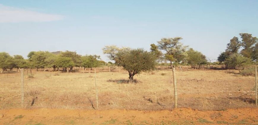 1,370sqm empty fenced plot with title deed