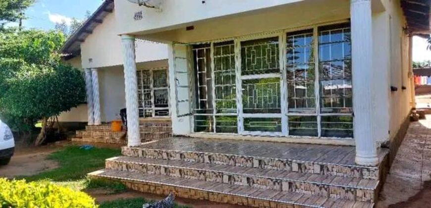 House for sale in lilongwe airwing along the tarmac road WITH TITLE DEED