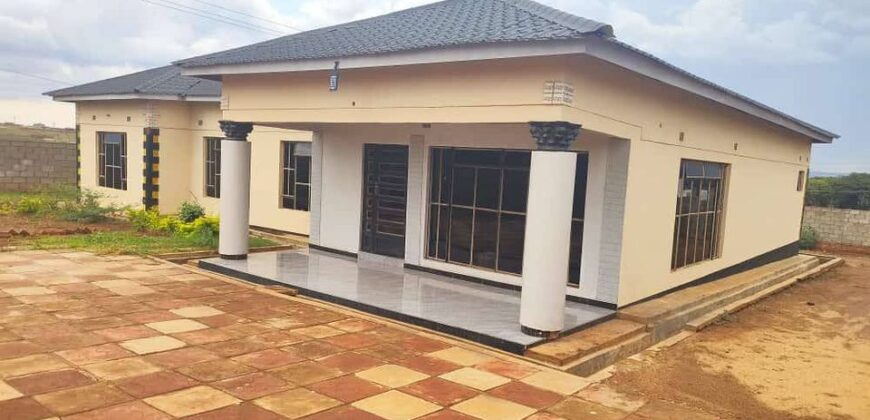 4bedroom House for sale in lilongwe area new 43 WITH TITLE DEED