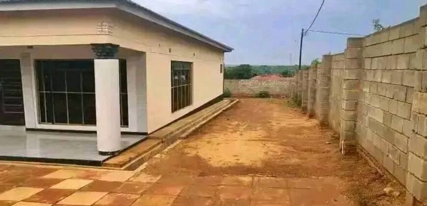 4bedroom House for sale in lilongwe area new 43 WITH TITLE DEED