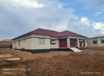 4bedroom House for sale in lilongwe area new 43 WITH TITLE DEED