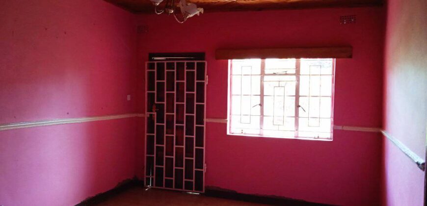 5BEDROOM HOUSE FOR SALE @ MANJA CALVARY, BLANTYRE*