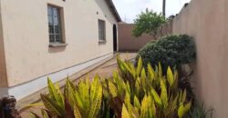 House for sale in lilongwe area 25 sector 5 zenza secondary school along the tarmac road with title deed