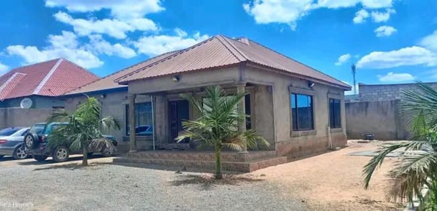 7 Shop’s + 3 Bedroomed Stand Alone House For Sale in Jamaica Off 70/70 Road.