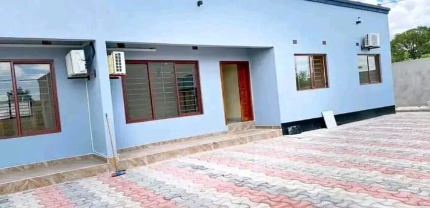 Newly Built 3 Bedroomed Master Self Contained Executive Flat For Rent In Lilayi Near Petroda filling station.