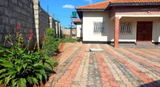 -3 bedrooms, RENT Executive House in Roma near Red Roof