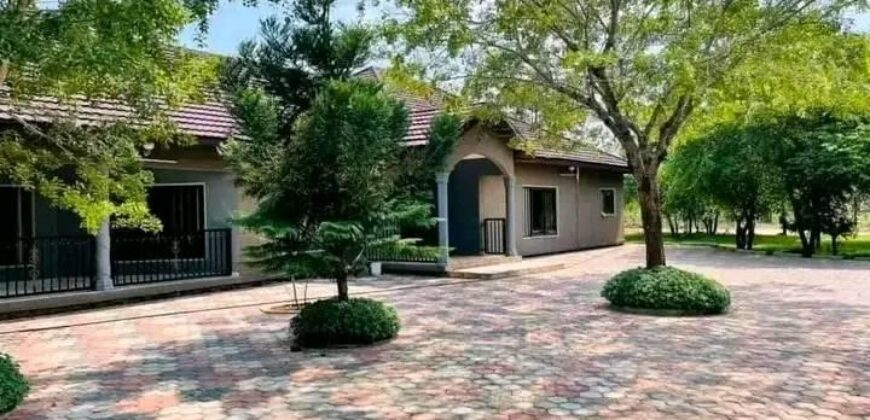 5 Bedroomed Executive Stand Alone House For Sale in New Kasama Near Savenda Off Ring Road.