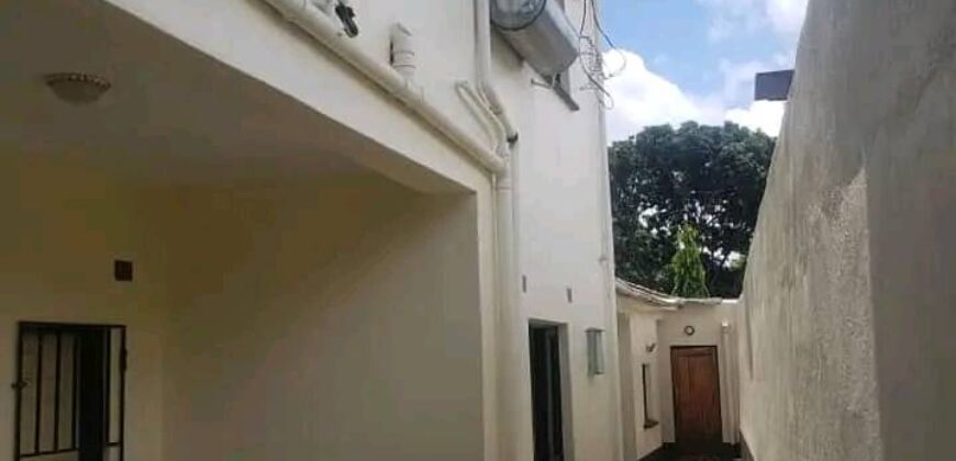 5 BEDROOMS ALL EN SUIT HOUSE FOR SALE AREA 14 UPSTAIRS