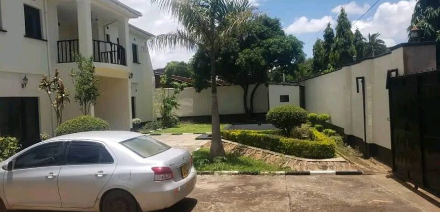 5 BEDROOMS ALL EN SUIT HOUSE FOR SALE AREA 14 UPSTAIRS