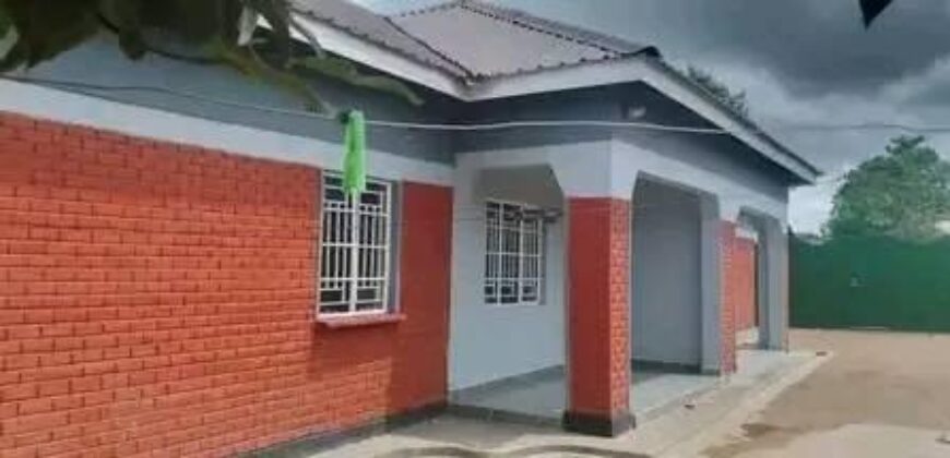 2 BEDROOMS HOUSE FOR RENT AREA 24