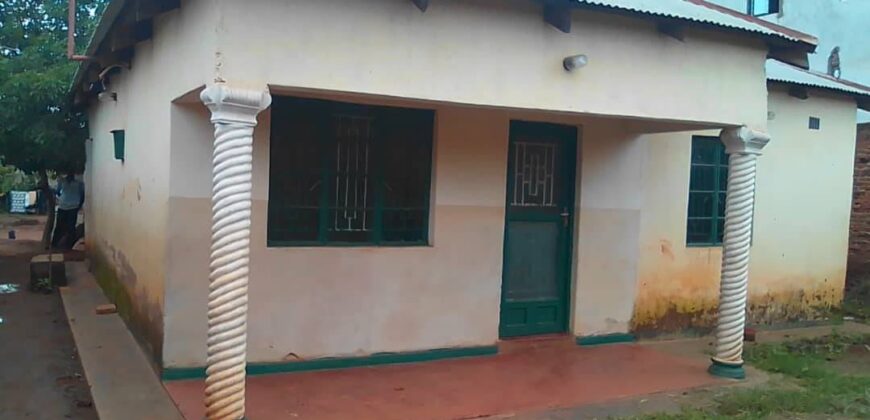 2 BEDROOMS HOUSE FOR RENT KAPHIRI