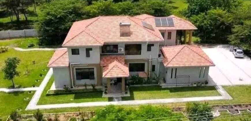 4 Bedroomed Executive Double Storely House For Sale in State Lodge.