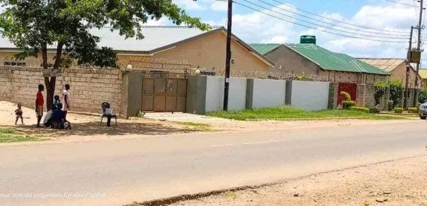 3BEDROOMED 2 BY FLATS FOR SALE IN WOODLANDS CHALALA ALONG MOSI-O-TUNYA ROAD