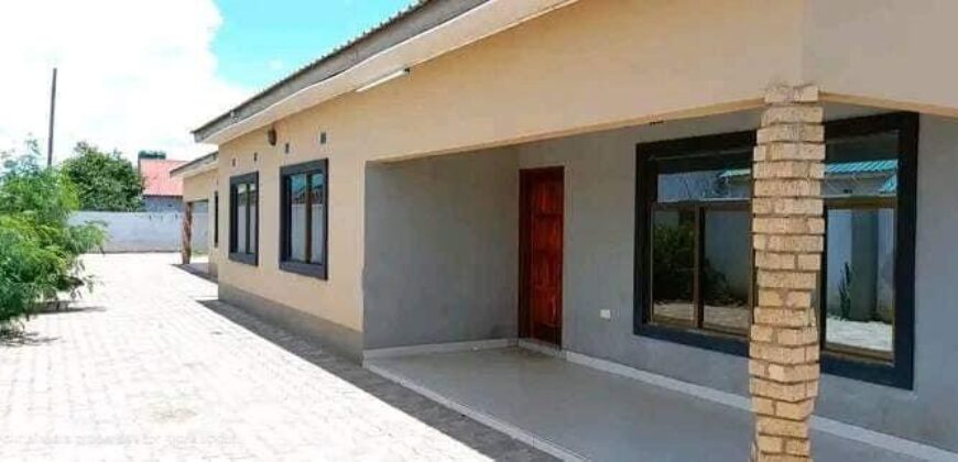 3BEDROOMED 2 BY FLATS FOR SALE IN WOODLANDS CHALALA ALONG MOSI-O-TUNYA ROAD