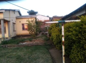 House to let in ndilande newlines 4 bedrooms 2ensuite sitting.