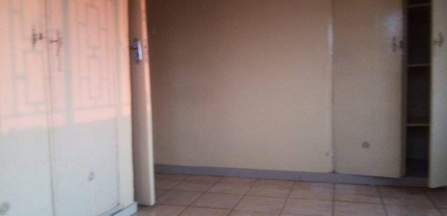 House to let in ndilande newlines 4 bedrooms 2ensuite sitting.