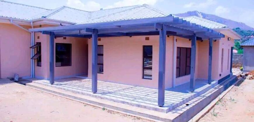 A BEAUTIFUL 4 BEDROOM HOUSE FOR RENT AT MALAWI