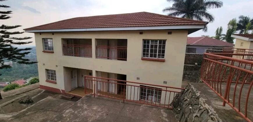 EXECUTIVE HOUSE TO LET*