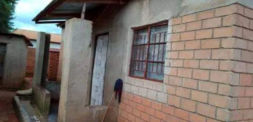 House for sale in Mzuzu near kaviwale Market .