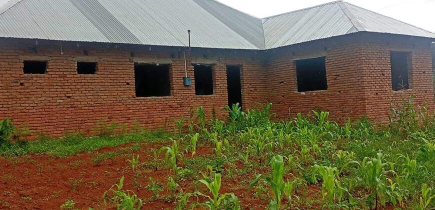 House with a boys qotaz for sale in MALAWI