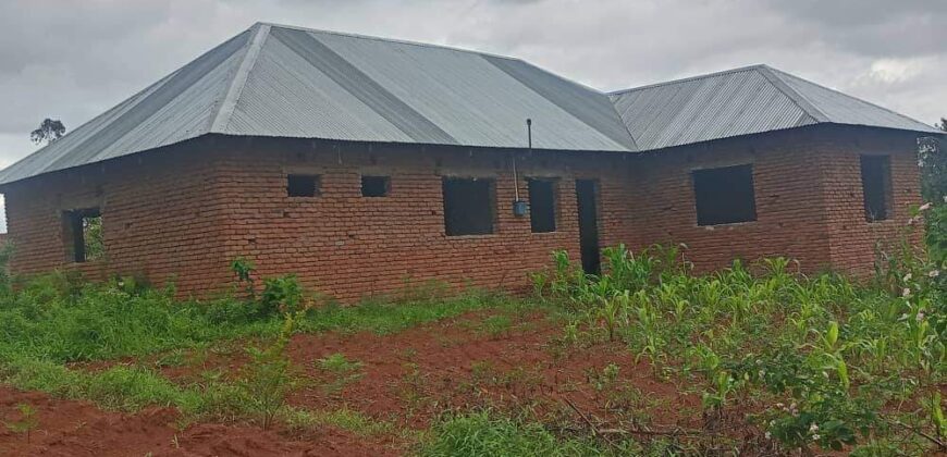 House with a boys qotaz for sale in MALAWI