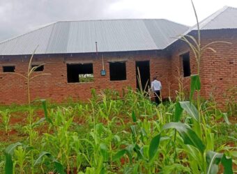 House with a boys qotaz for sale in MALAWI