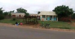 HOUSE FOR SALE AT ZOMBA AIRWING ITS 2 HOUSES AND SHOP.