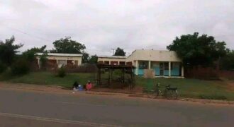 HOUSE FOR SALE AT ZOMBA AIRWING ITS 2 HOUSES AND SHOP.