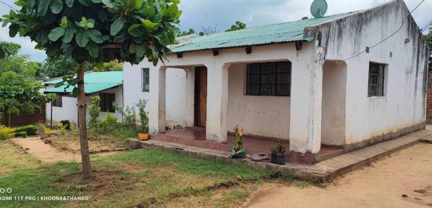 House for sale at liwonde near road