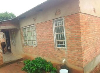 Houe for sale in Mzuzu